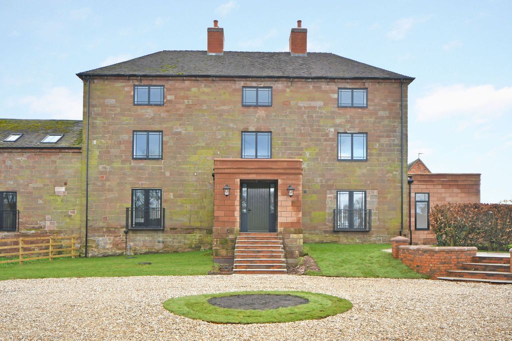 Property photo 2 of 39