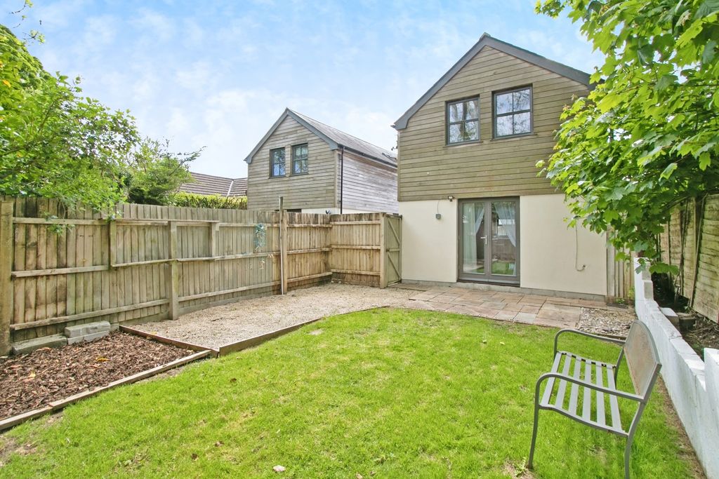 Property photo 3 of 17 Photo