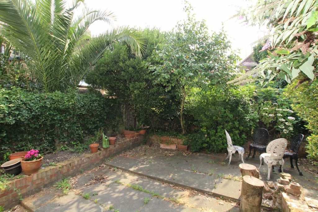 Property photo 3 of 6