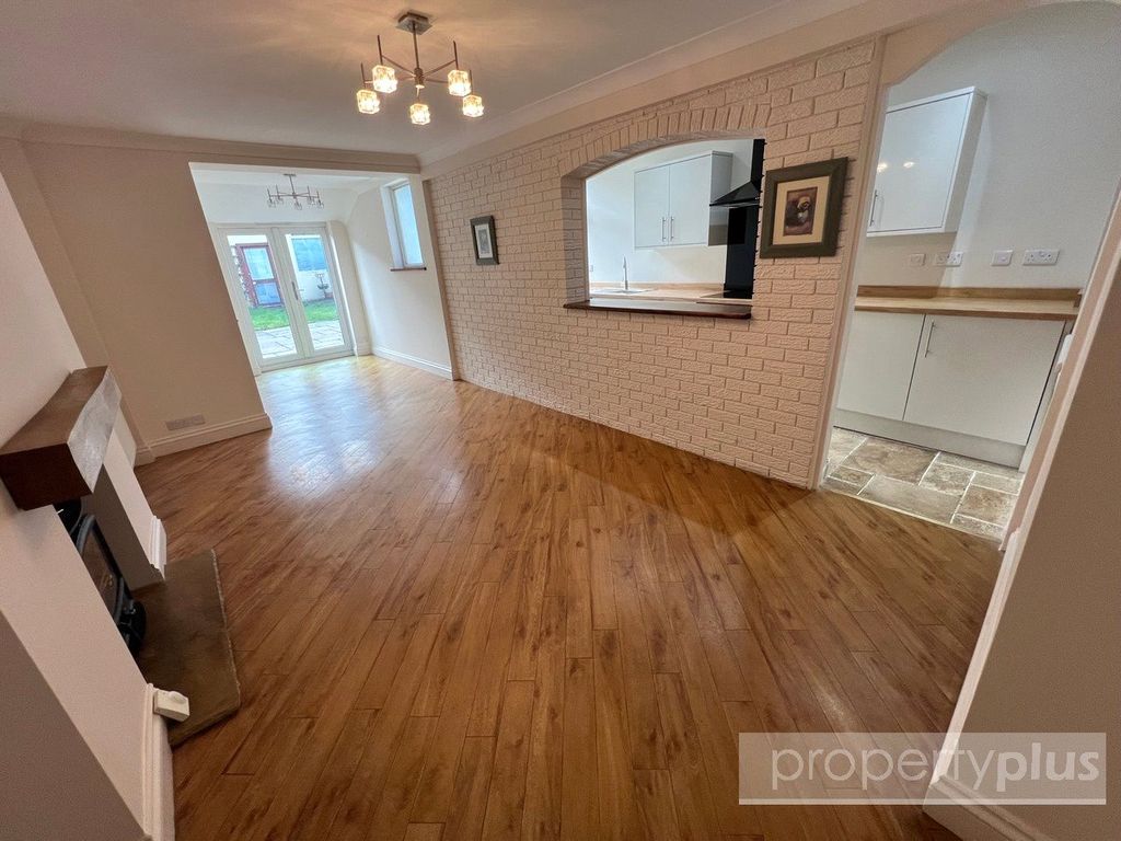 Property photo 2 of 20 Picture No. 14