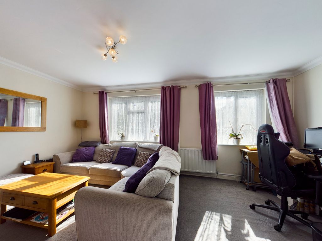 Property photo 2 of 18
