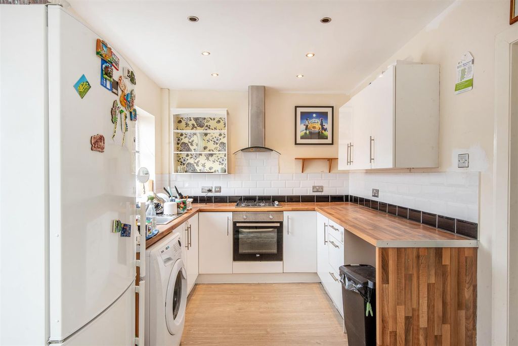Property photo 3 of 19 Kitchen/Diner