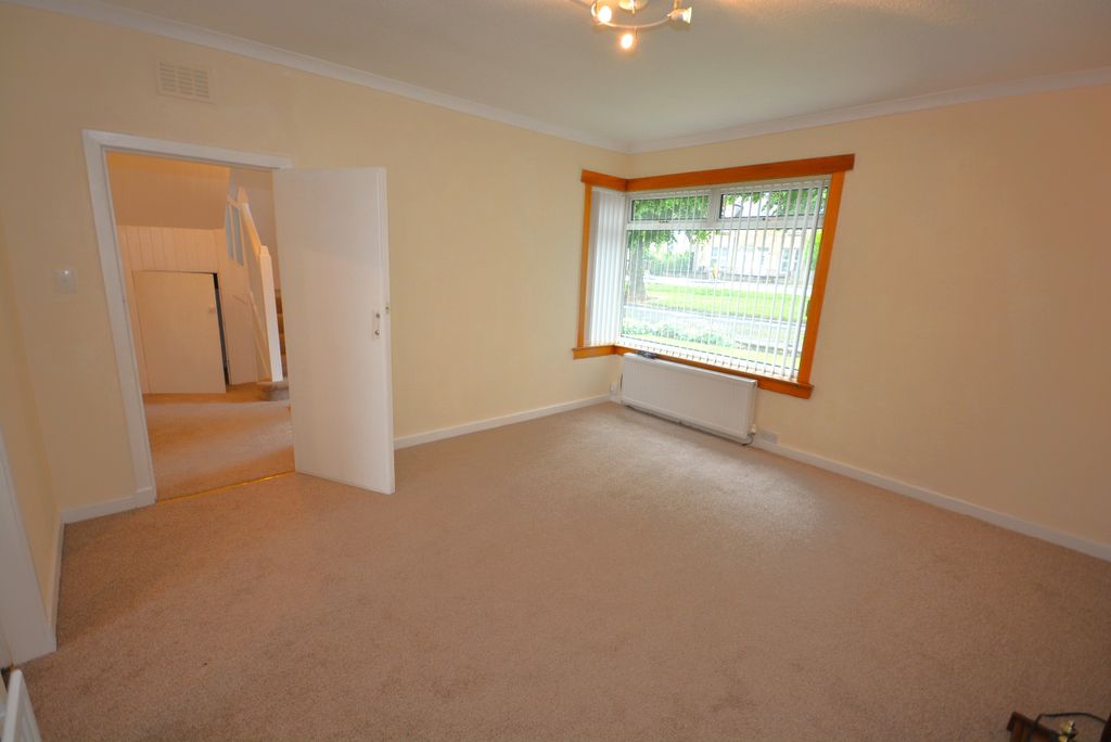 Property photo 3 of 12 Loun1.Jpg