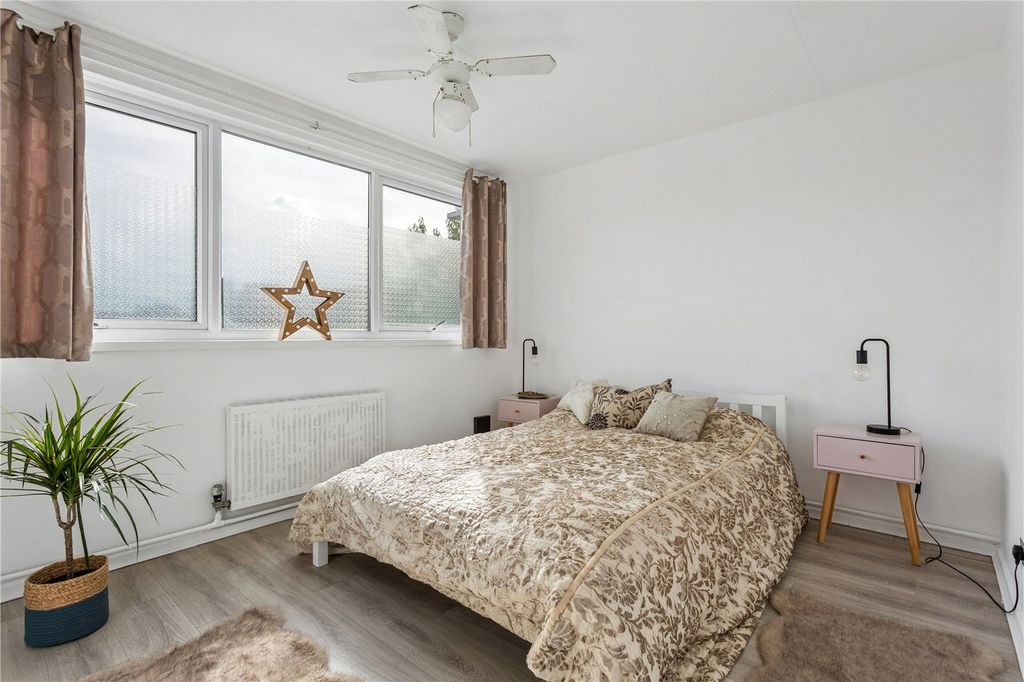 Property photo 2 of 12 Picture No. 06