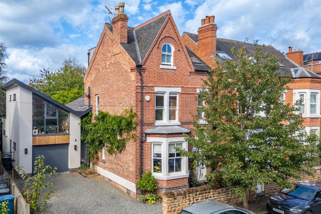 Property photo 1 of 24