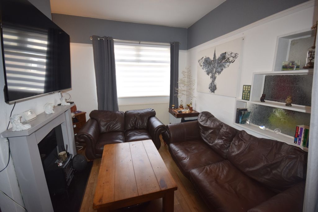 Property photo 2 of 13 Lounge