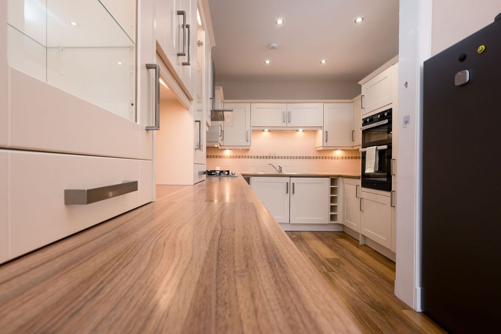 Property photo 3 of 21