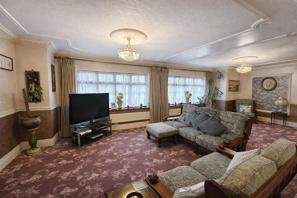 Property photo 3 of 36 Lounge/Dining Room