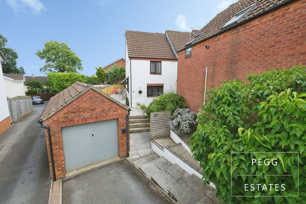 Property photo 1 of 31