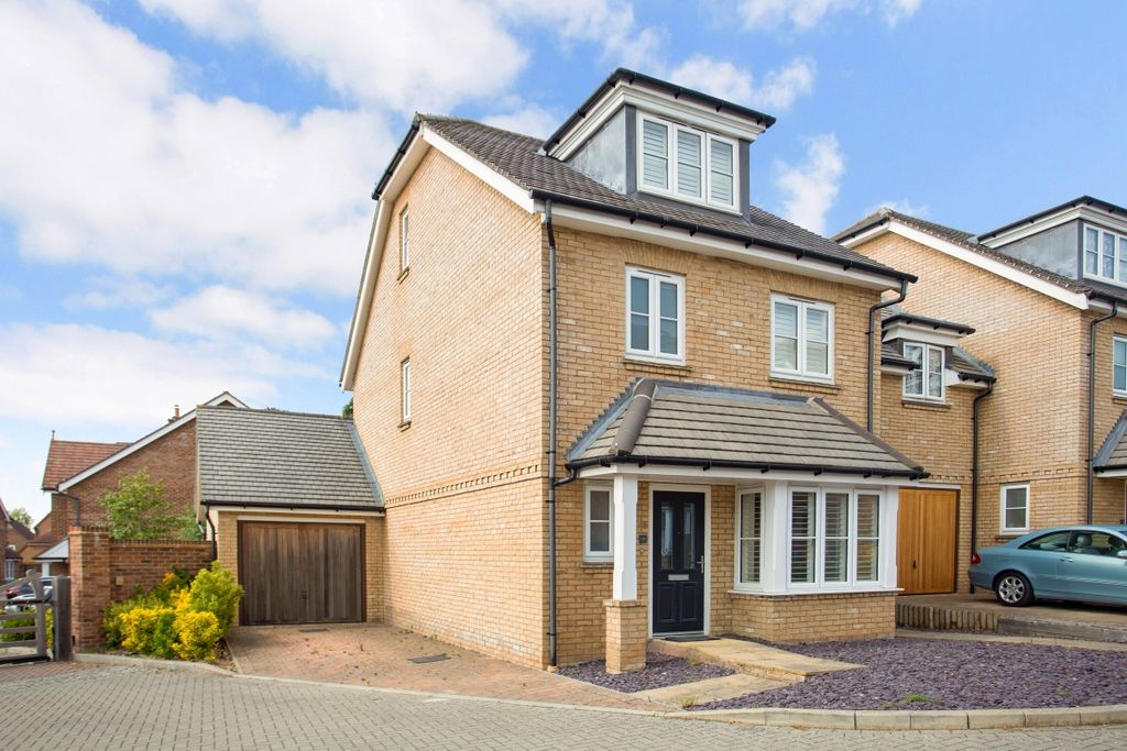 Property photo 1 of 11 External