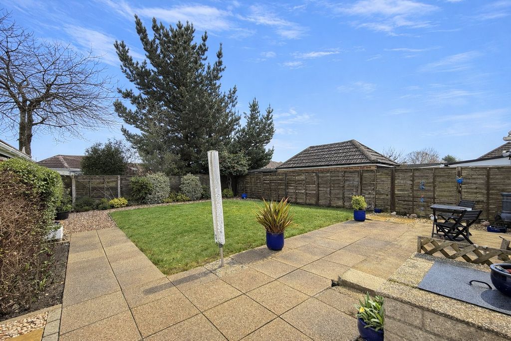 Property photo 2 of 23