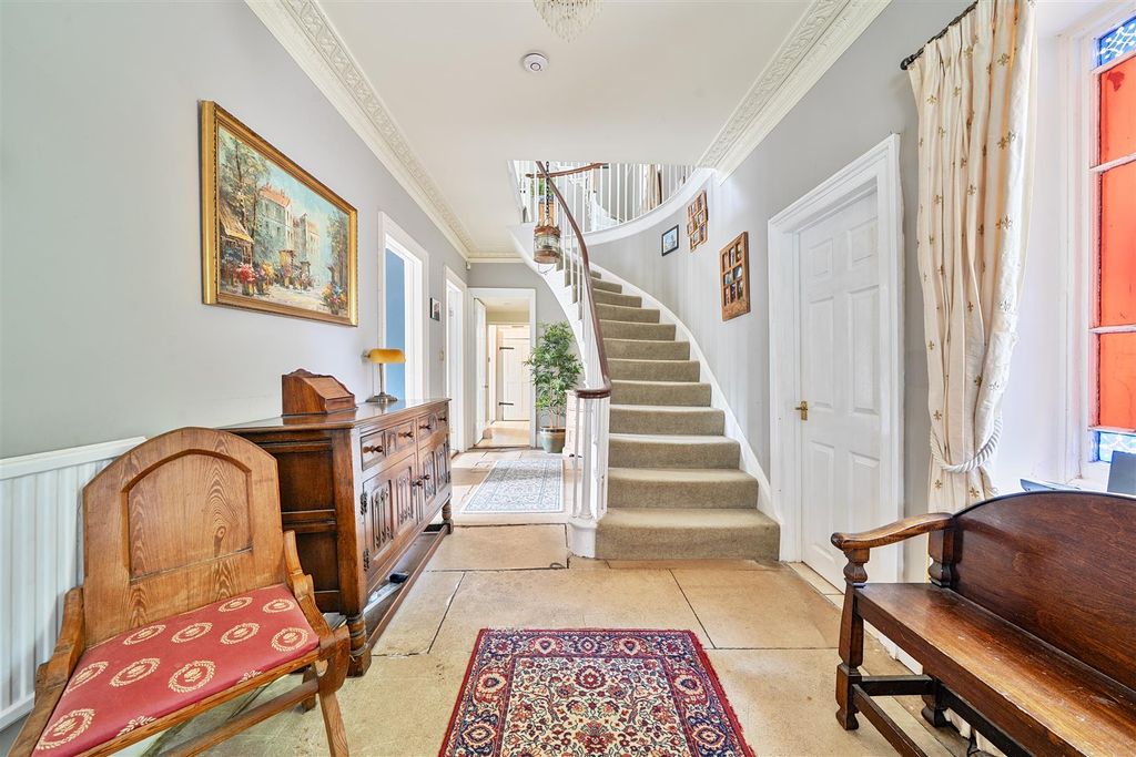 Property photo 3 of 24 Entrace Hallway