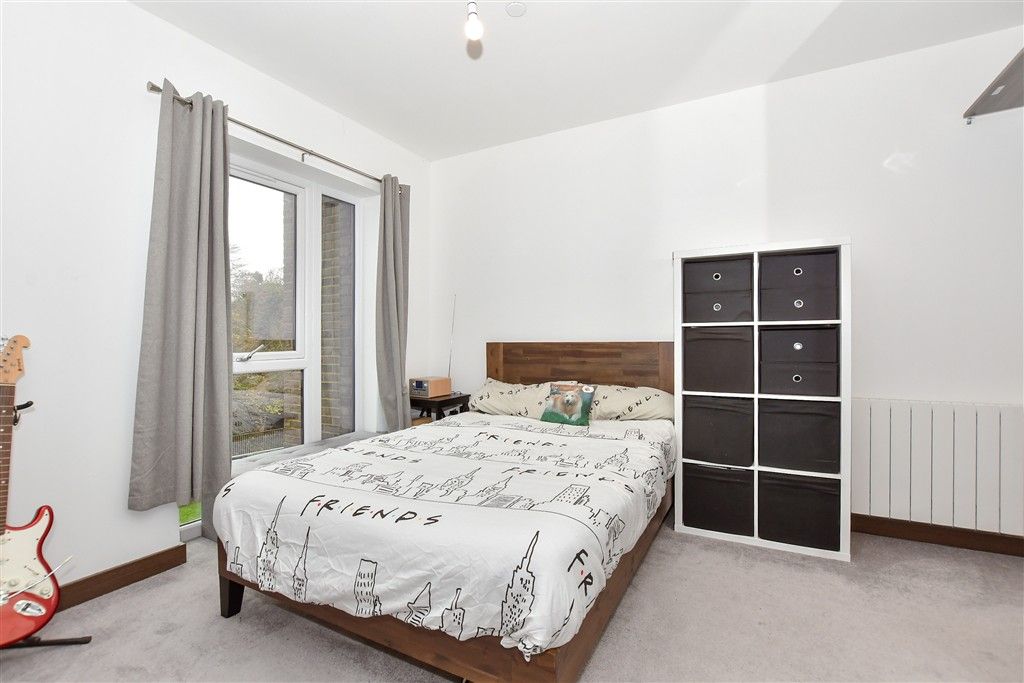 Property photo 3 of 10 Bedroom