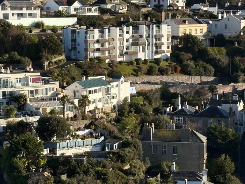 Property photo 1 of 33 Photo 34