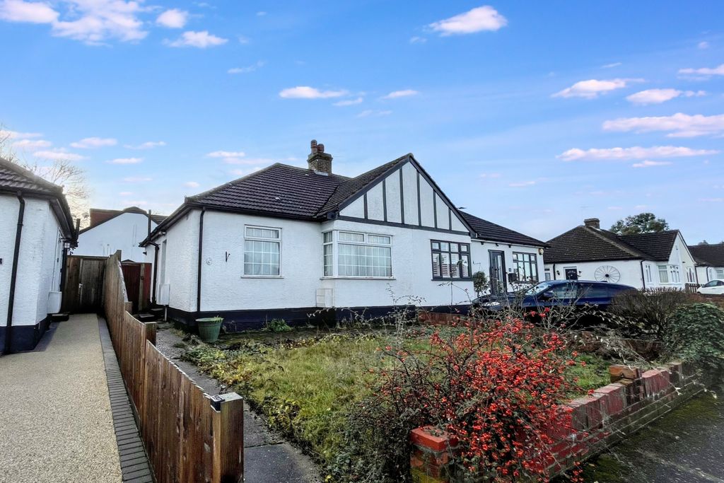 Property photo 1 of 14 24 Sussex Road, Orpington, Kent, Br5 4Jf