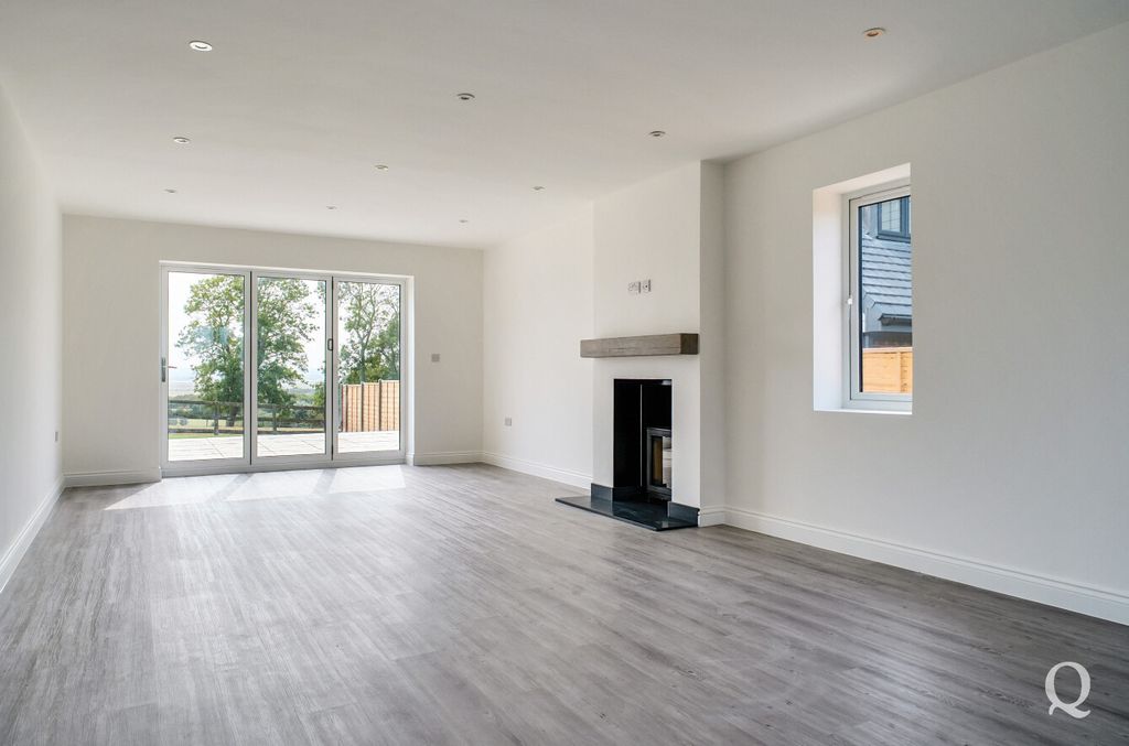 Property photo 3 of 27 59491Dfb-73c3-432...