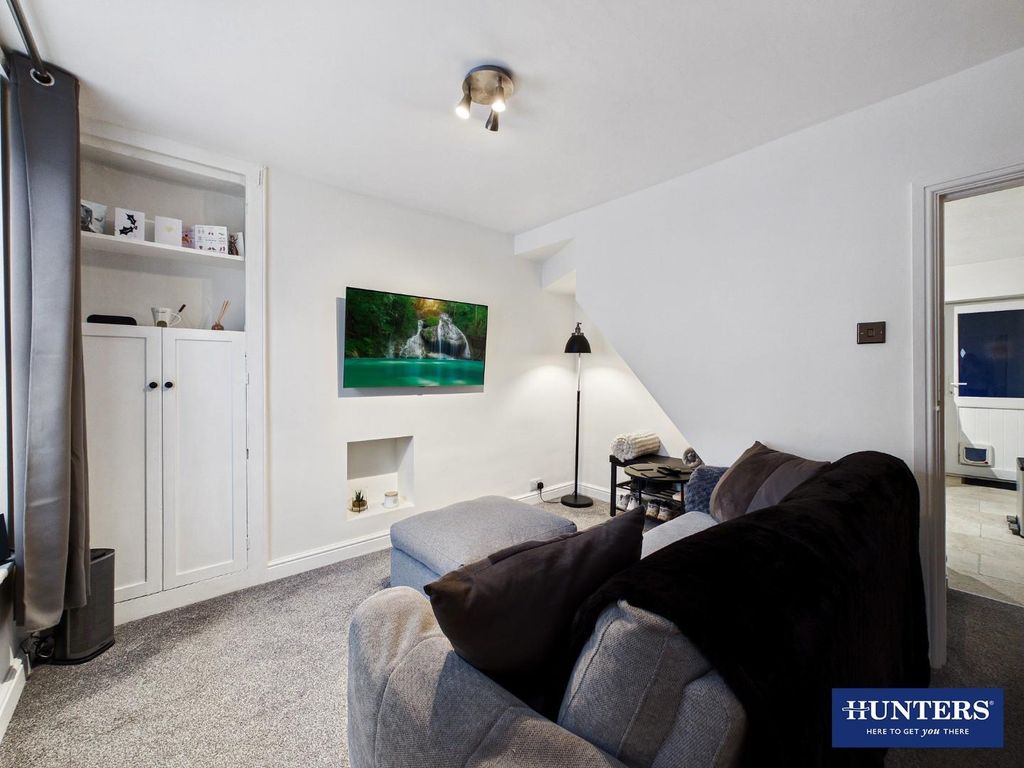 Property photo 2 of 18 Living Room