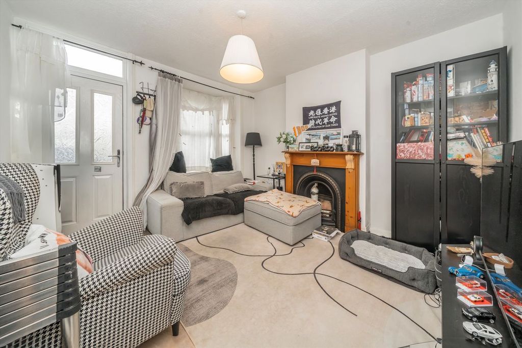 Property photo 2 of 7