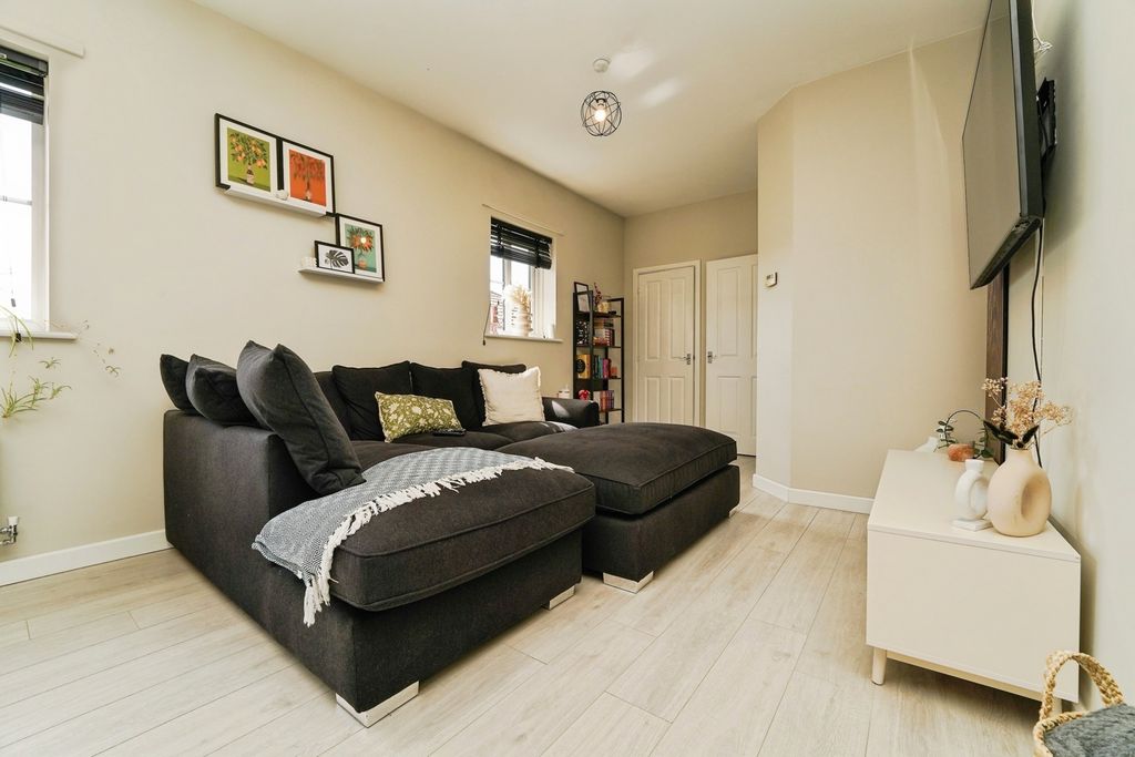 Property photo 2 of 9 Pbox-Img.Jpg