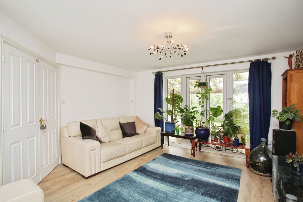 Property photo 1 of 15 Living Room