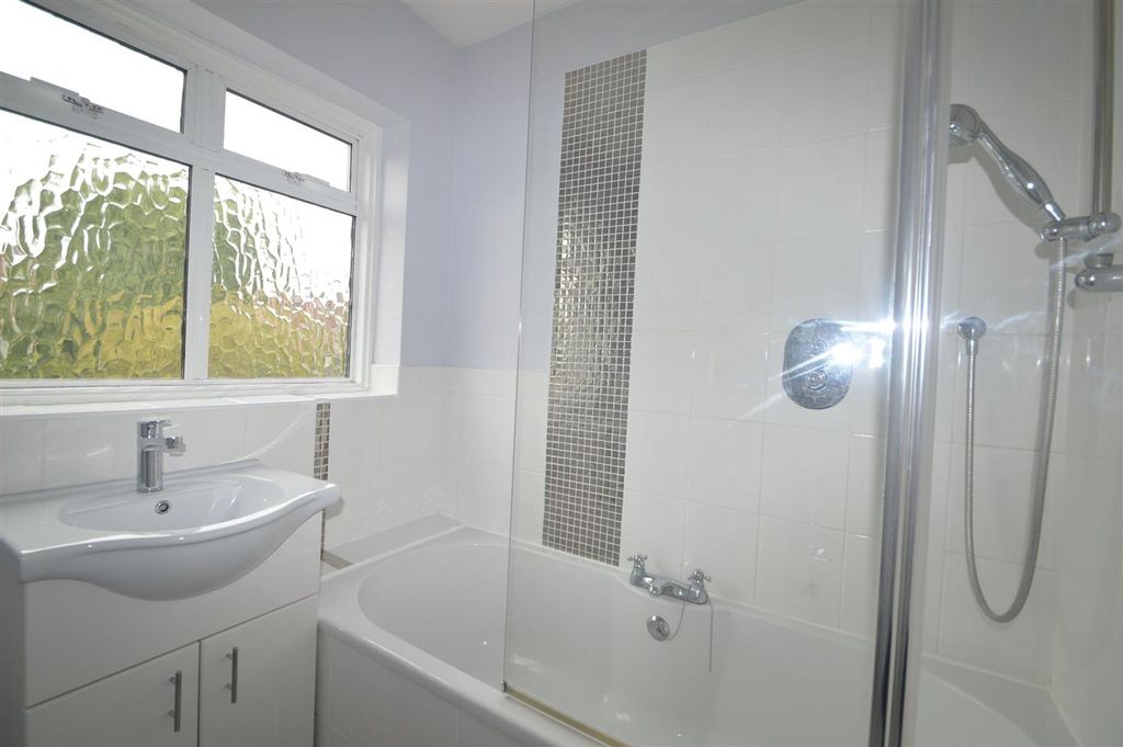 Property photo 2 of 3 Family Bathroom