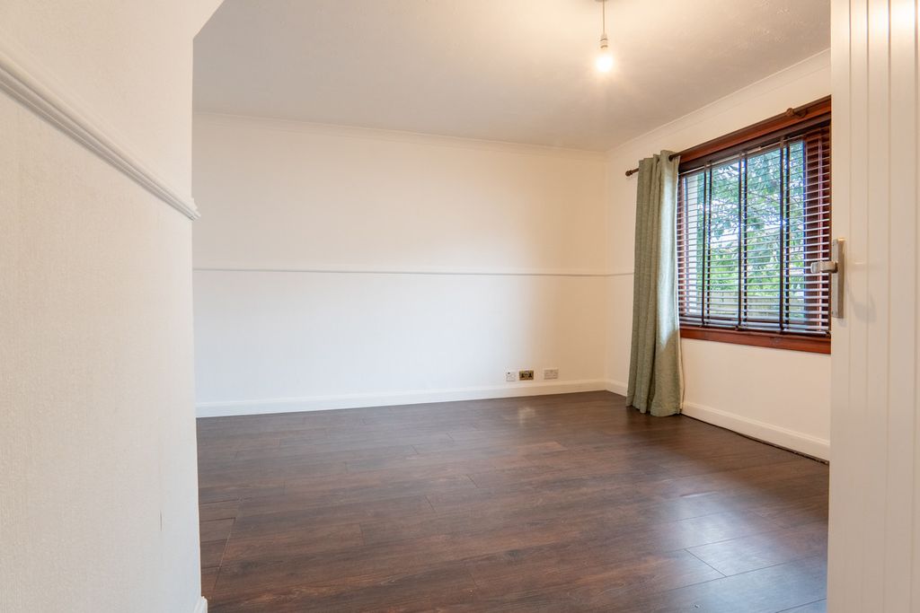 Property photo 2 of 26
