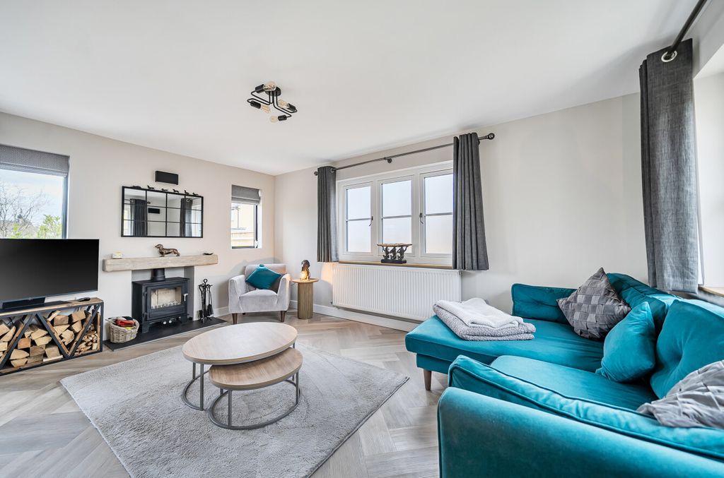 Property photo 3 of 16 Living/Dining Room