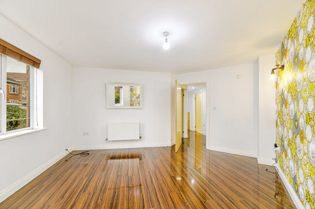 Property photo 2 of 21 8
