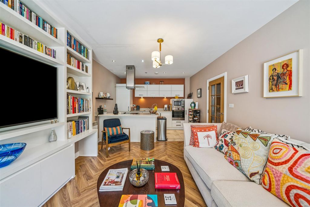 Property photo 3 of 18 11 (37).Jpg