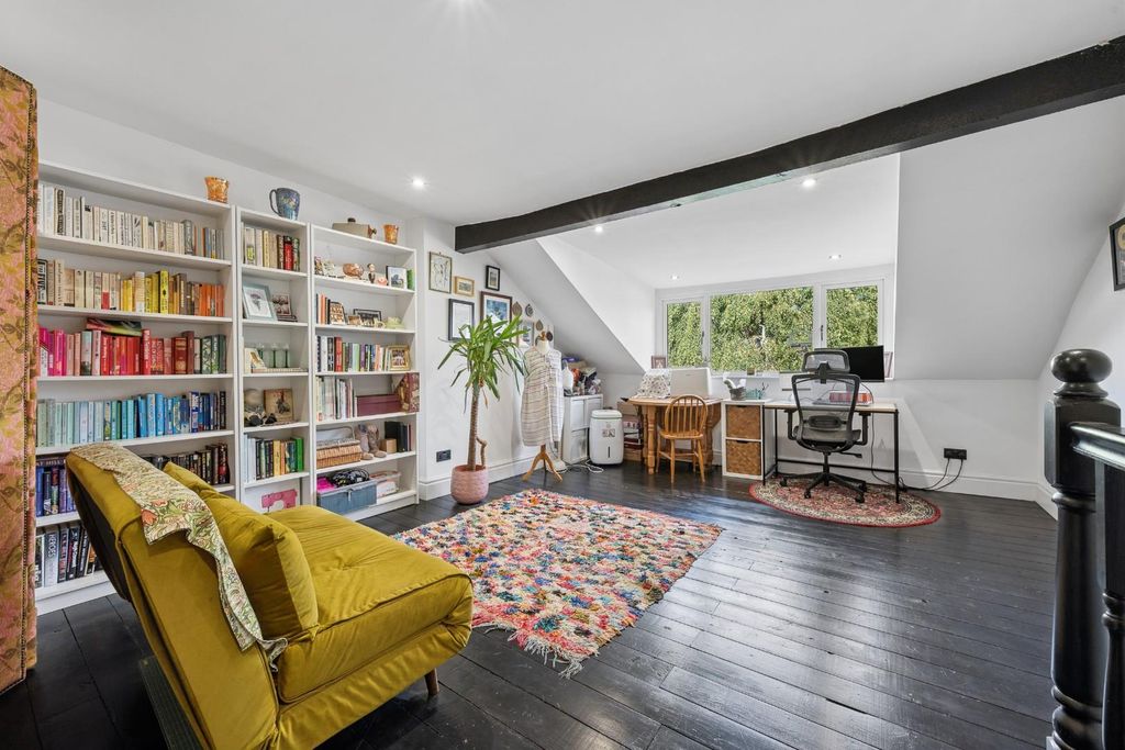 Property photo 2 of 28 43 Ollerton Terrace Hdr-4.Jpg