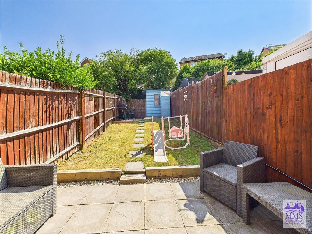 Property photo 3 of 23 Cam04098G0-Pr0055-Still012.Jpg