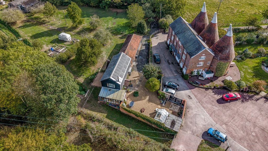 Property photo 2 of 48