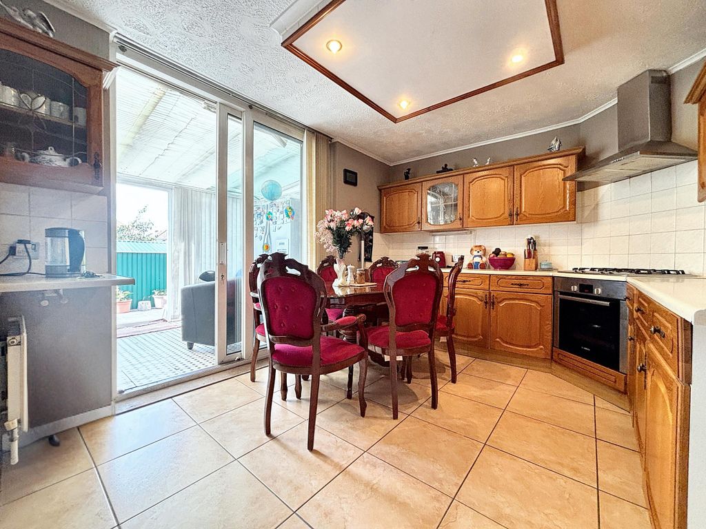 Property photo 3 of 29 8B10B62E-48A6-47d3-B67E-9c779B4B4c1F.Jpeg