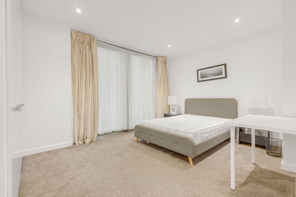 Property photo 3 of 20 Picture No. 12