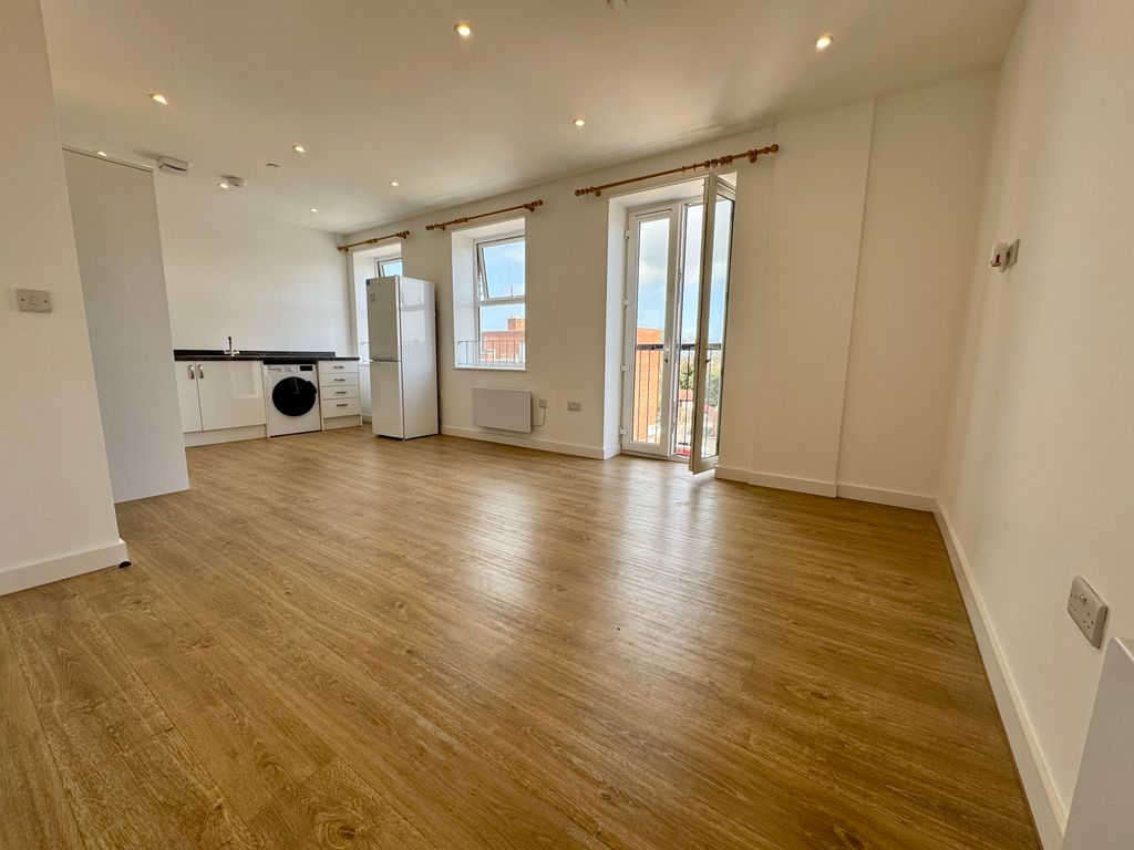 Property photo 1 of 11 Image