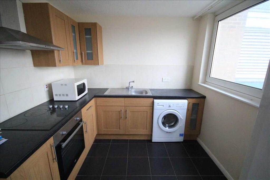Property photo 1 of 2
