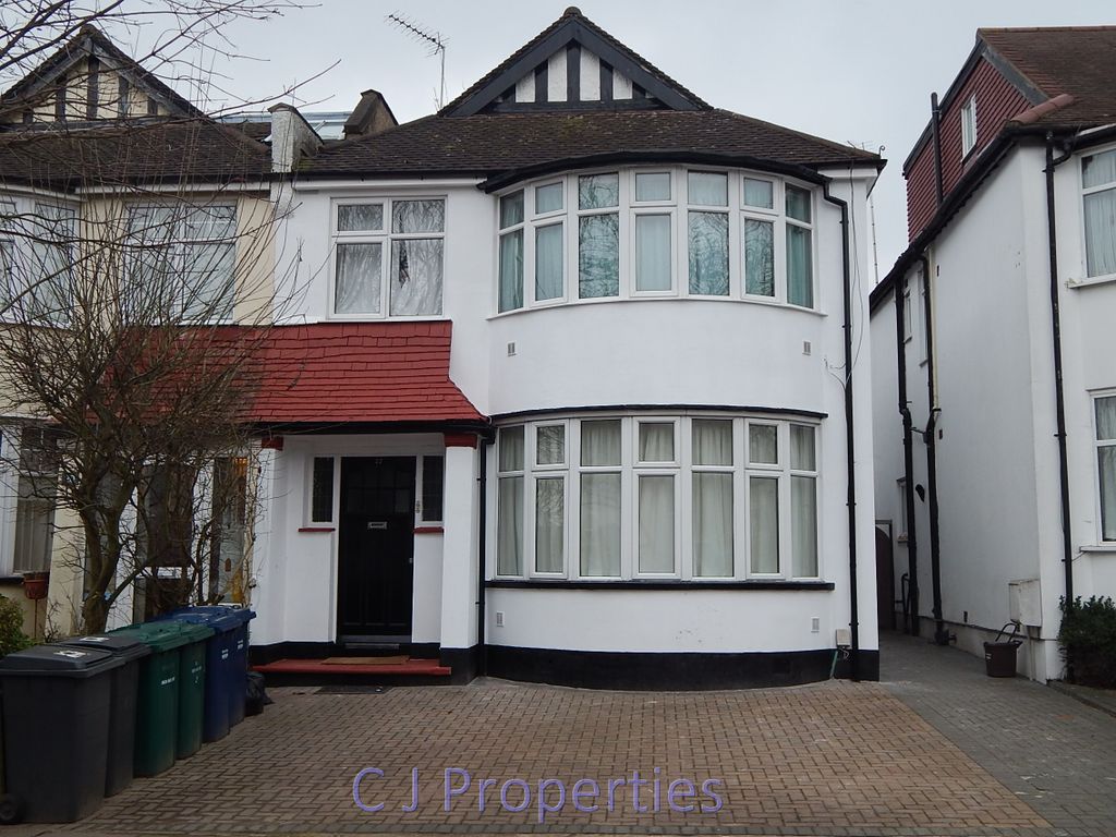 Property photo 1 of 7 External