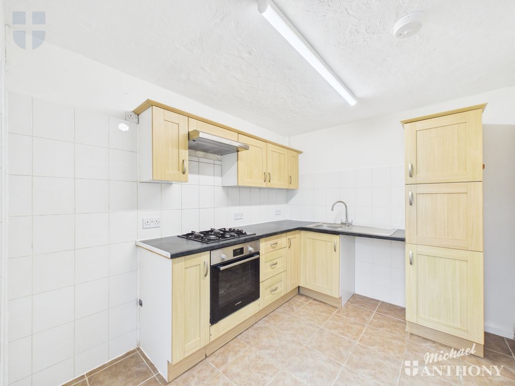 Property photo 3 of 12 Cam03218G0-Pr0959-Still005