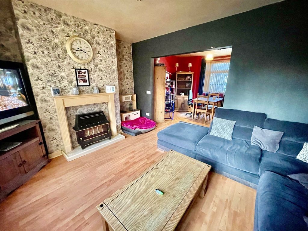 Property photo 2 of 18 Picture No. 16