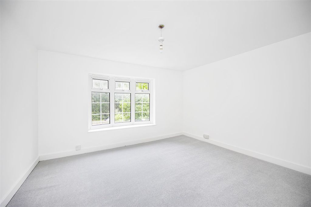Property photo 1 of 13 2