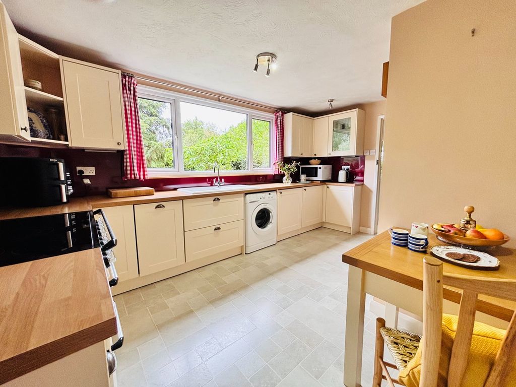 Property photo 3 of 41