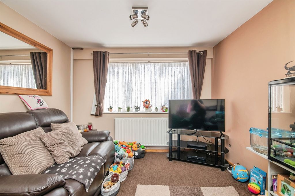 Property photo 2 of 19