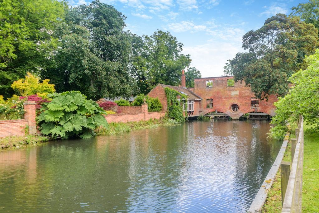 Property photo 2 of 24 Picture No. 63