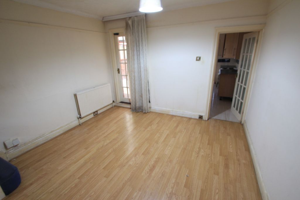 Property photo 3 of 11 Dining Area