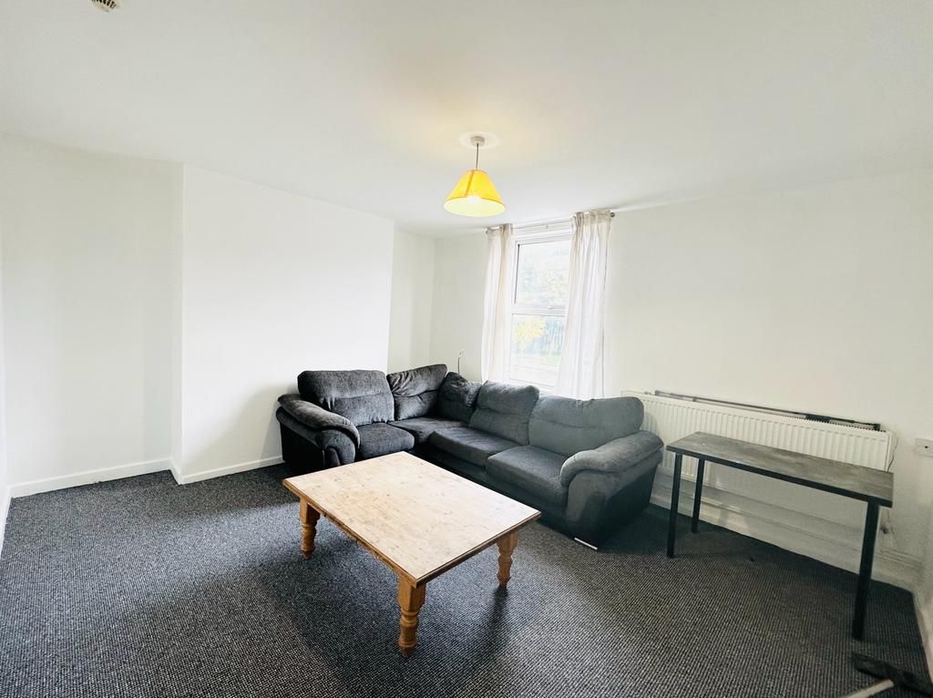 Property photo 3 of 6 Communal Living Area
