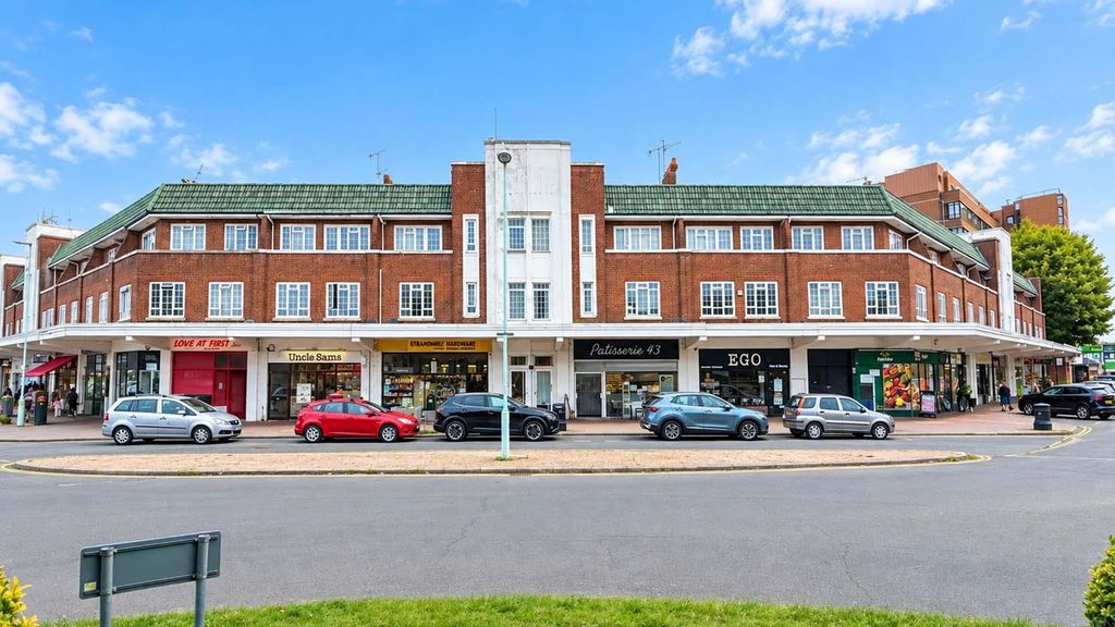 Property photo 1 of 9 Strand Parade_8.Jpg