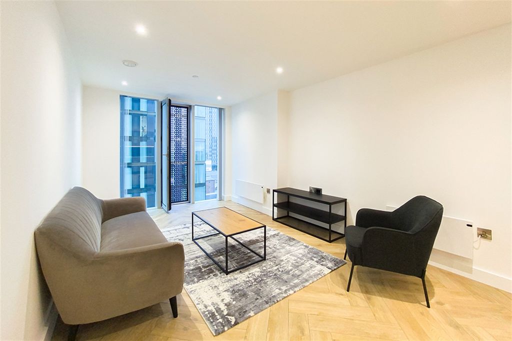 Property photo 2 of 17 (Main)