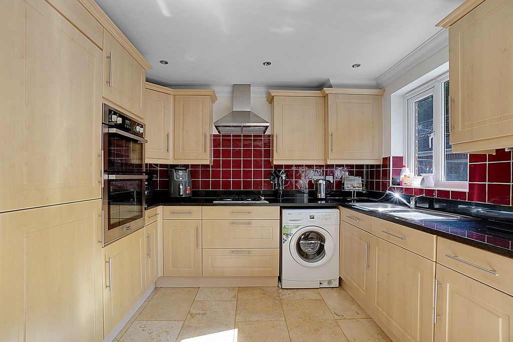 Property photo 3 of 13