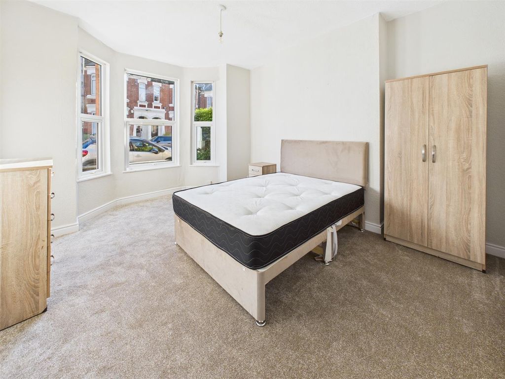 Property photo 1 of 9 Room 1