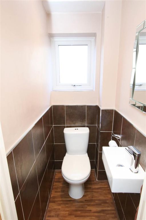 Property photo 3 of 19 Ground Floor WC